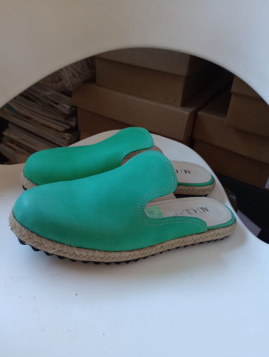 Zapatilla de verano verde