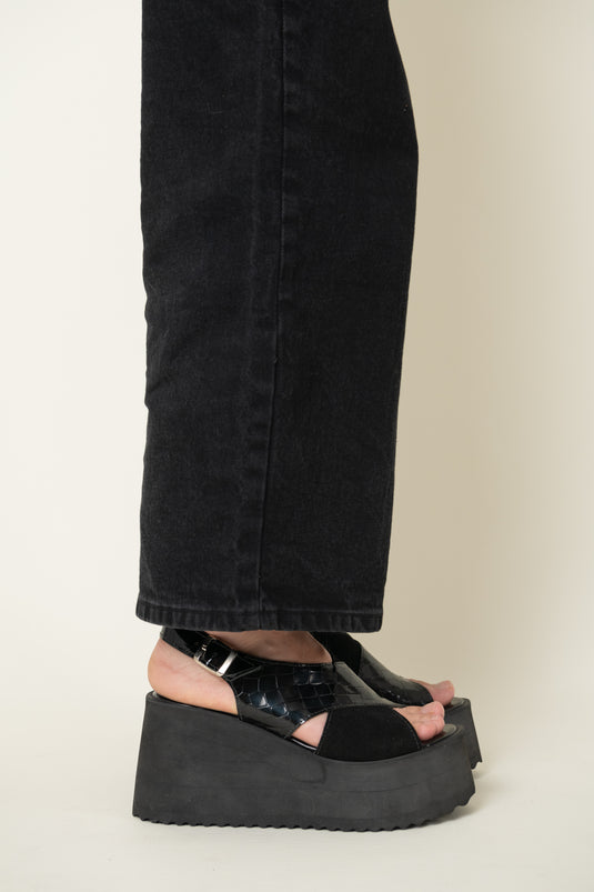 Sandalia cruzada alta