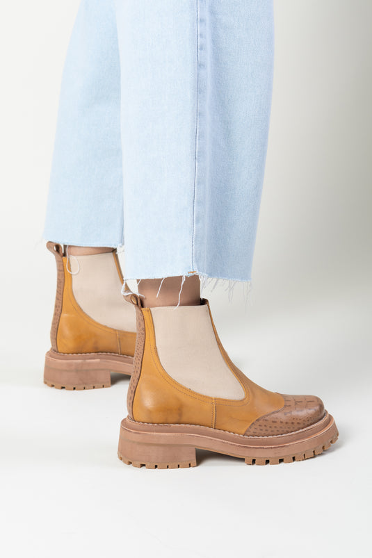 Bota P r u n e  Camel