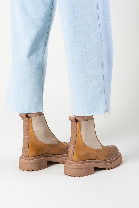 Bota P r u n e  Camel