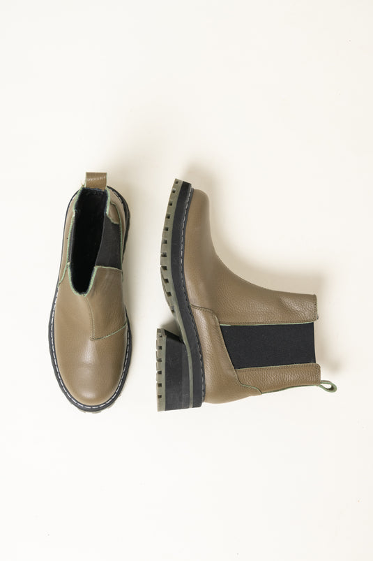 Bota C h U N K Y