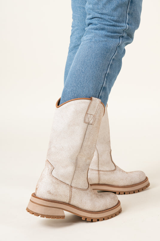 Bota L A N D